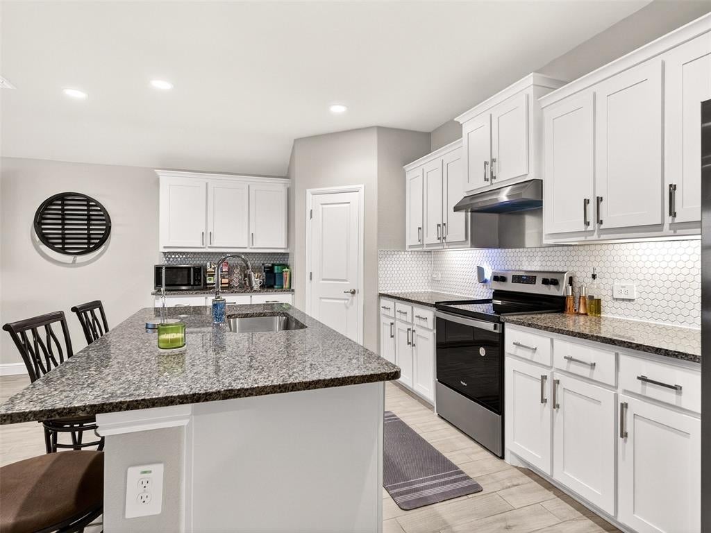 805 Alexandria Ln, Joshua, TX 76058 photo