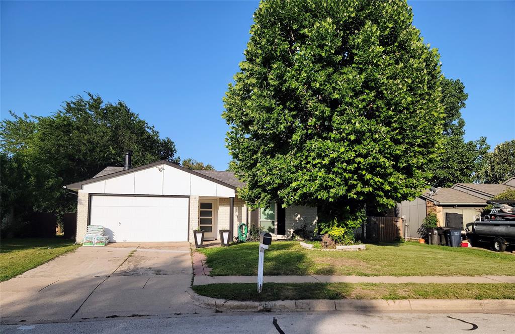 5828 Sidewinder Trl, Fort Worth, TX 76131