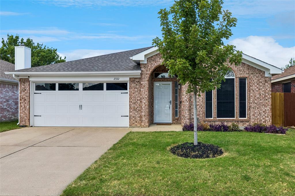 2332 Cap Rock Ln, Fort Worth, TX 76133
