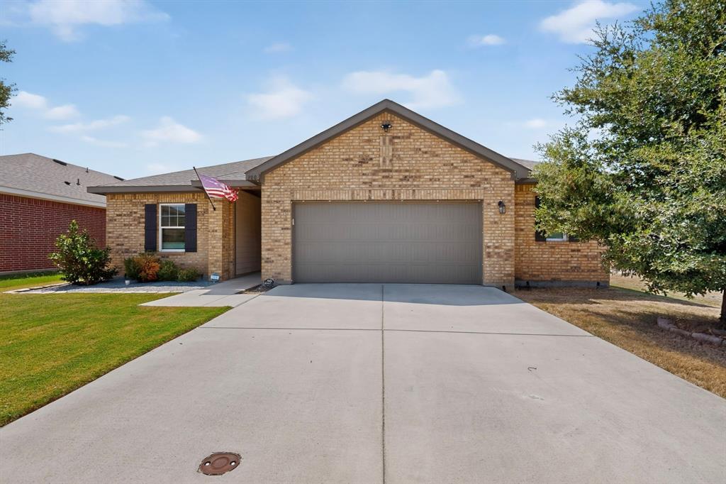 300 Concho River Dr, Glenn Heights, TX 75154