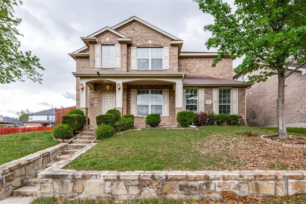 1926 Rustic Creek Dr, Garland, TX 75040