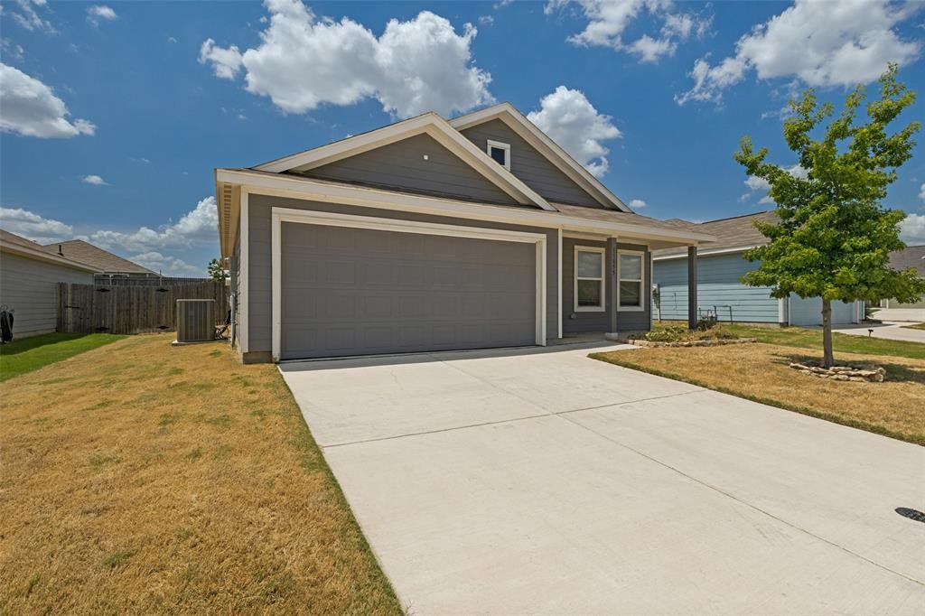 11855 Gabbro Dr, Justin, TX 76247 photo