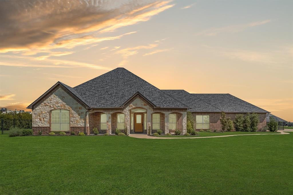 2921 Alamosa Dr, Terrell, TX 75160