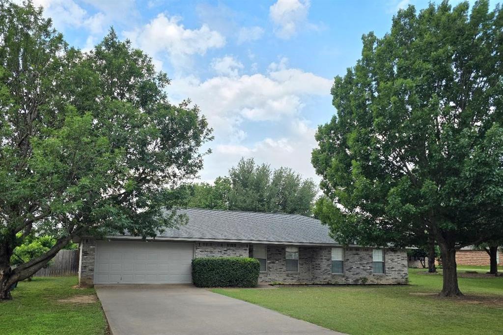5324 Mission Cir, Granbury, TX 76049