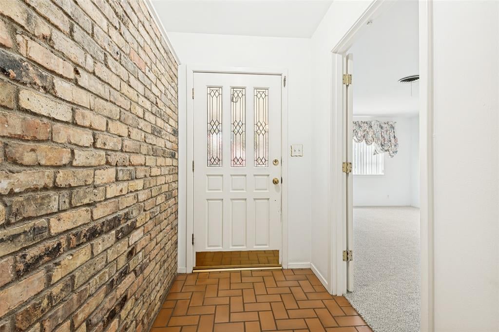 608 W Cheryl Ave, Hurst, TX 76053 photo