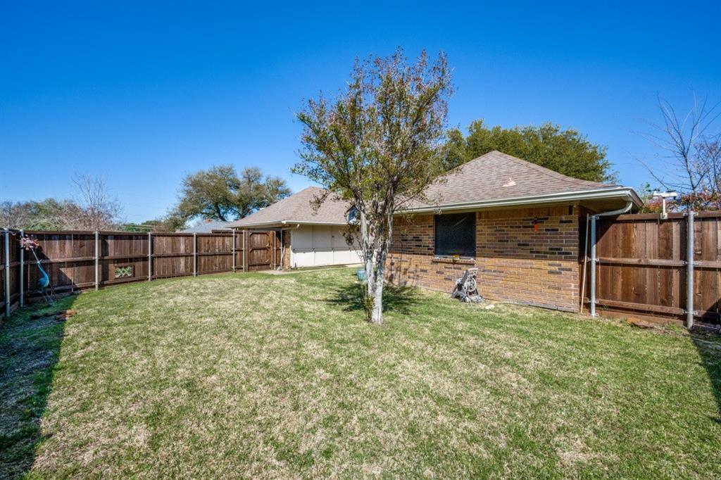 1538 Glenhill Ln, Lewisville, TX 75077 photo