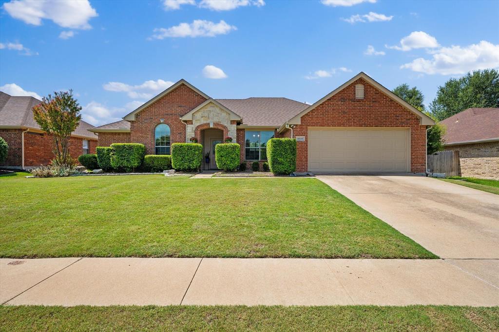 6030 Cynthia Dr, Midlothian, TX 76065