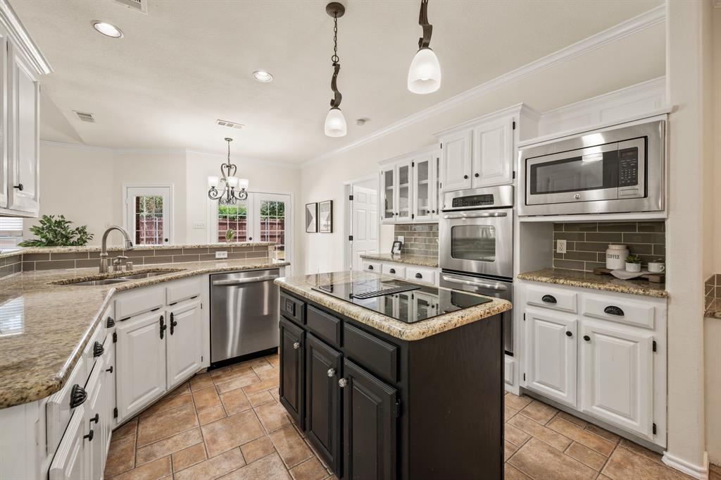 9045 Tyne Trl, Fort Worth, TX 76118 photo