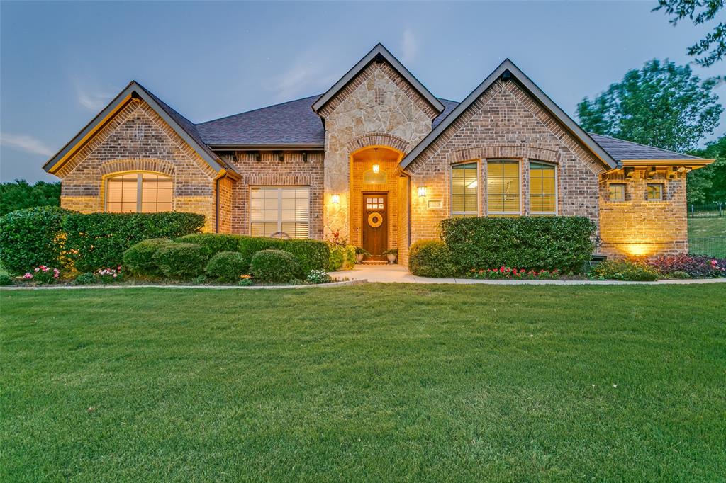 10248 Mustang Wells Dr, Fort Worth, TX 76126