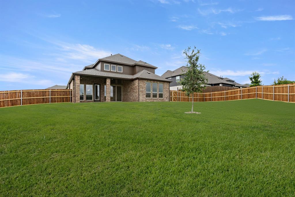 513 Pond Spring Dr, Desoto, TX 75115 photo