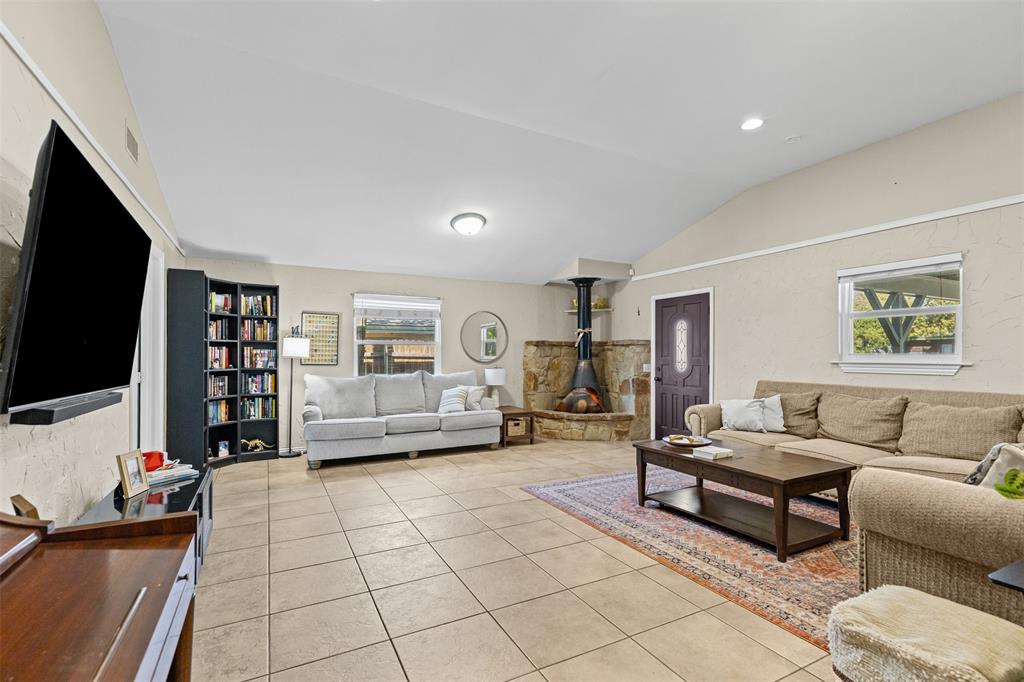 5117 Curzon Ave, Fort Worth, TX 76107 photo