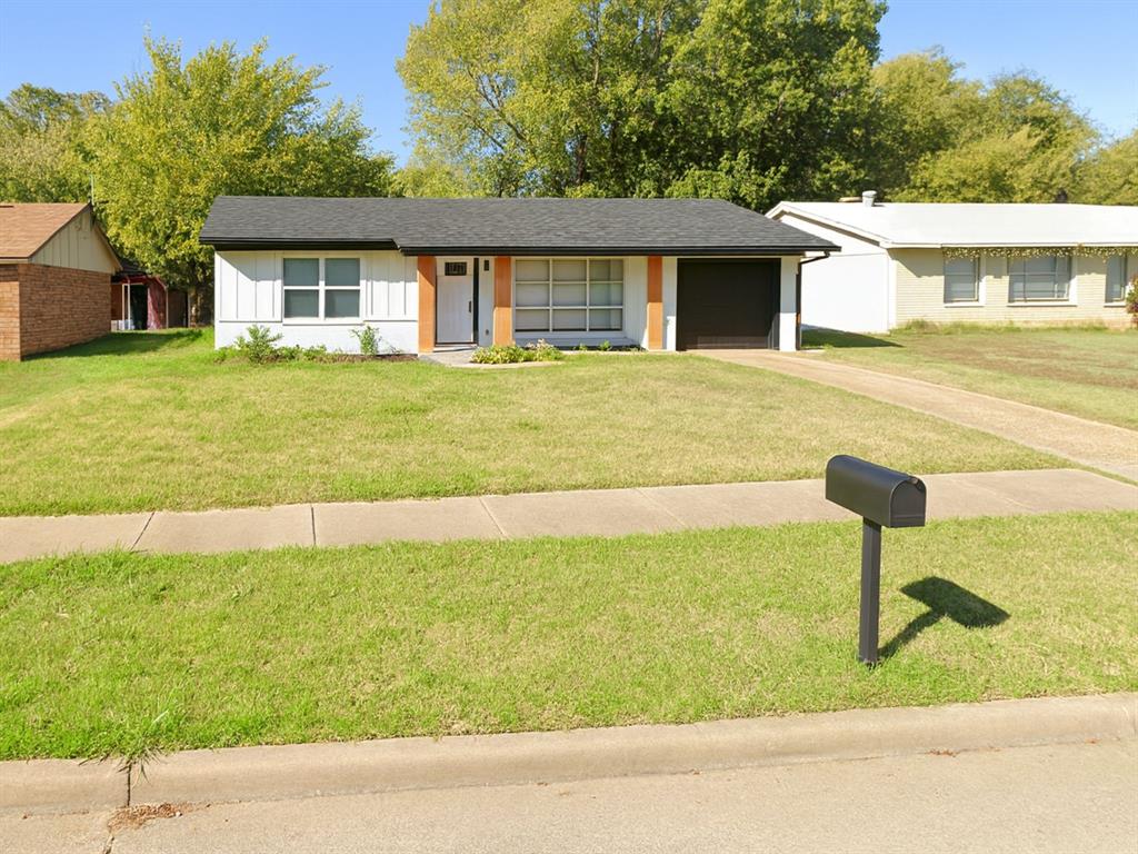 1722 Proctor Dr, Grand Prairie, TX 75051