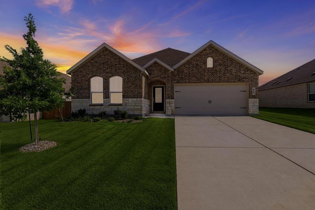 624 Mare Dr, Aubrey, TX 76227