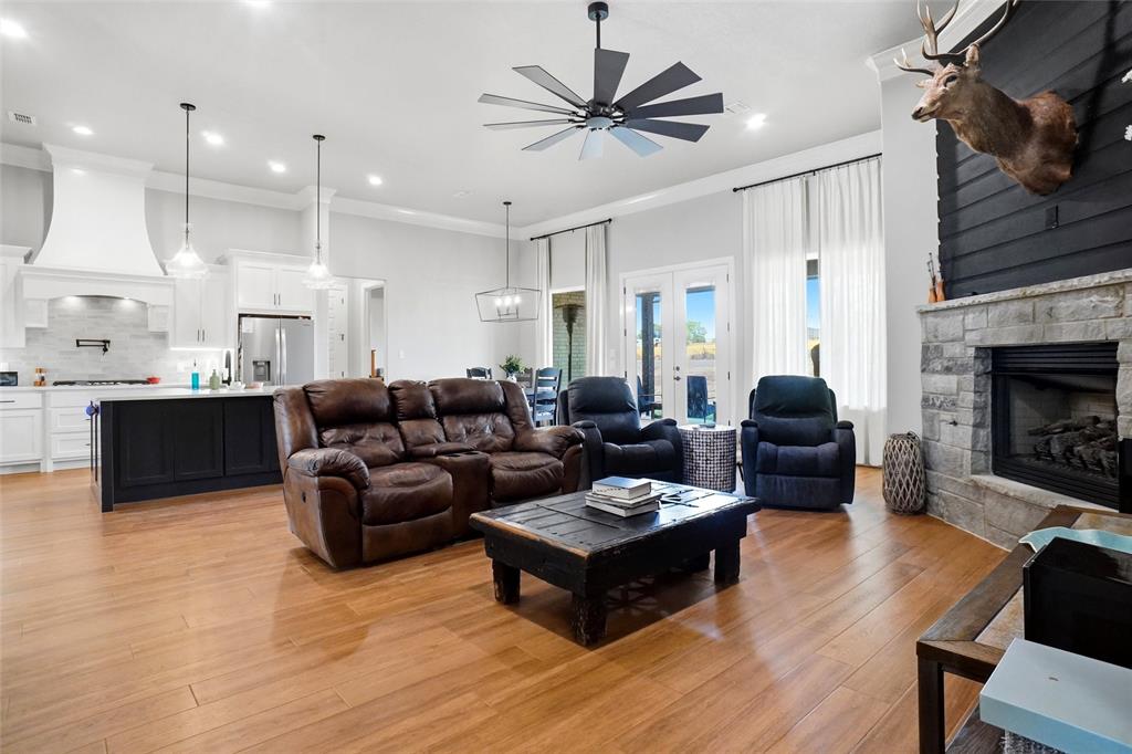 1015 Louise Ln, Weatherford, TX 76087 photo