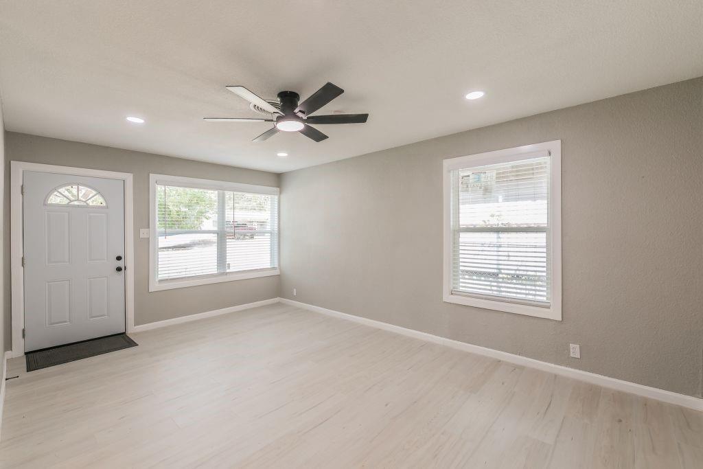 5012 Roxie St, Haltom City, TX 76117 photo