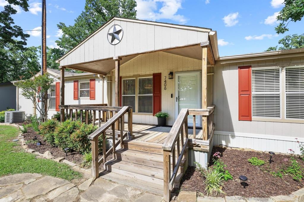 7406 Lakeview Dr, Bonham, TX 75418