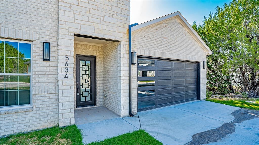 5634 Barkridge Dr, Granbury, TX 76048 photo