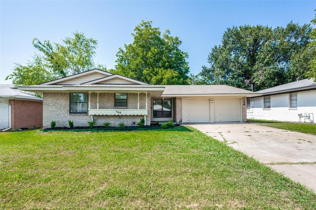 706 Goodyear St, Irving, TX 75062 photo