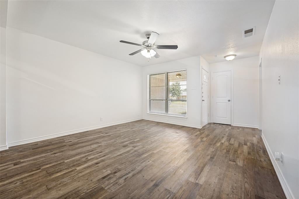706 Goodyear St, Irving, TX 75062 photo