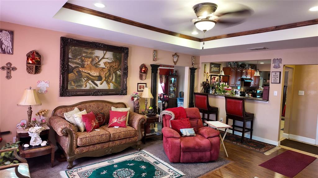 4521 Kelton Dr, Dallas, TX 75209 photo
