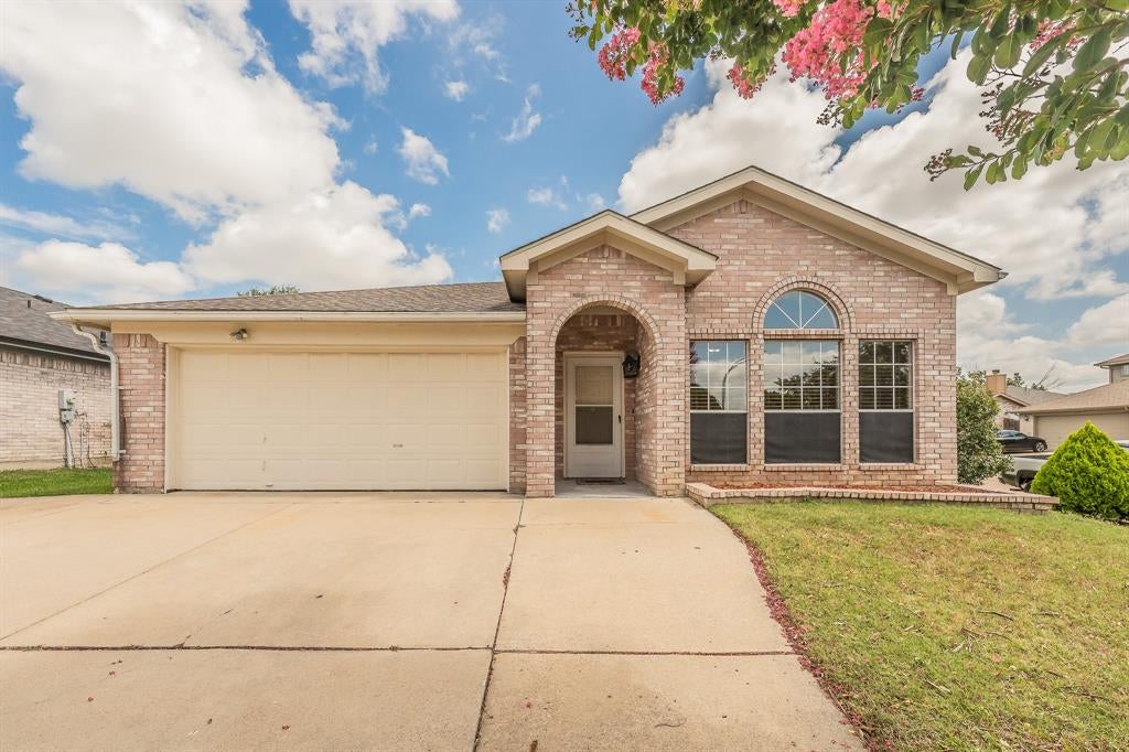 10212 Brea Canyon Rd, Fort Worth, TX 76108