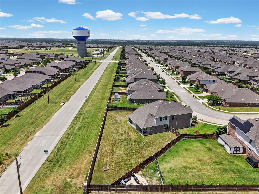 1640 Millican Ln, Aubrey, TX 76227 photo