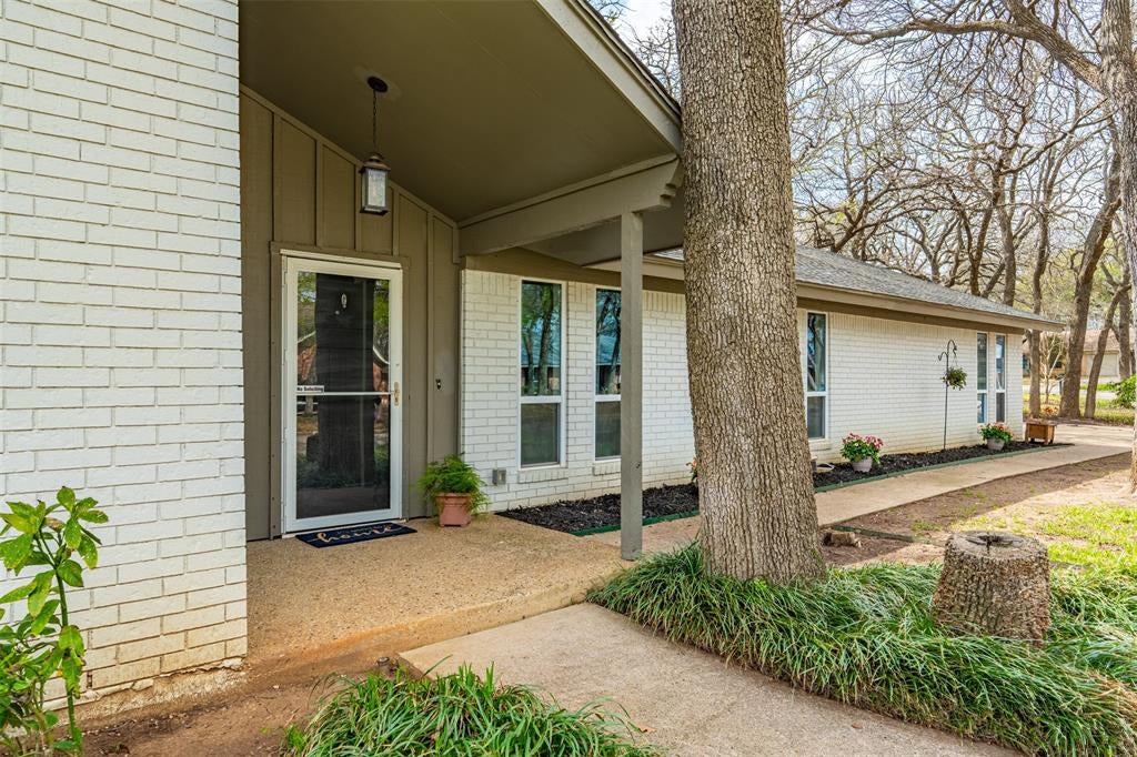 1819 W Cedar Elm Dr, Arlington, TX 76012 photo