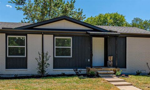 Single Family Residence in Corinth TX 90 The Grove.jpg