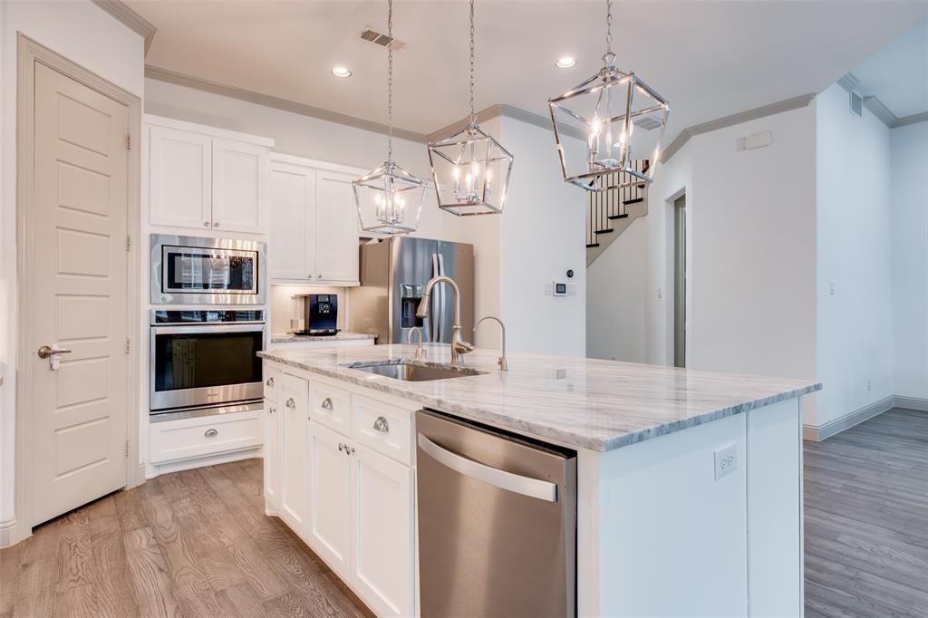 7124 Soto St, Dallas, TX 75223 photo