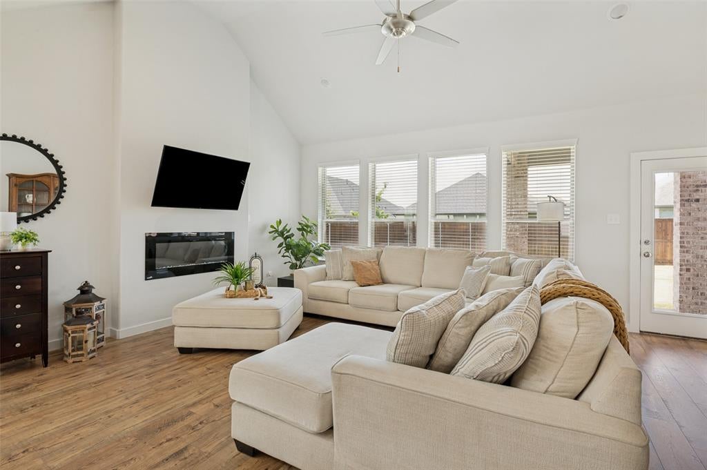 456 Leopold Trl, Waxahachie, TX 75165 photo