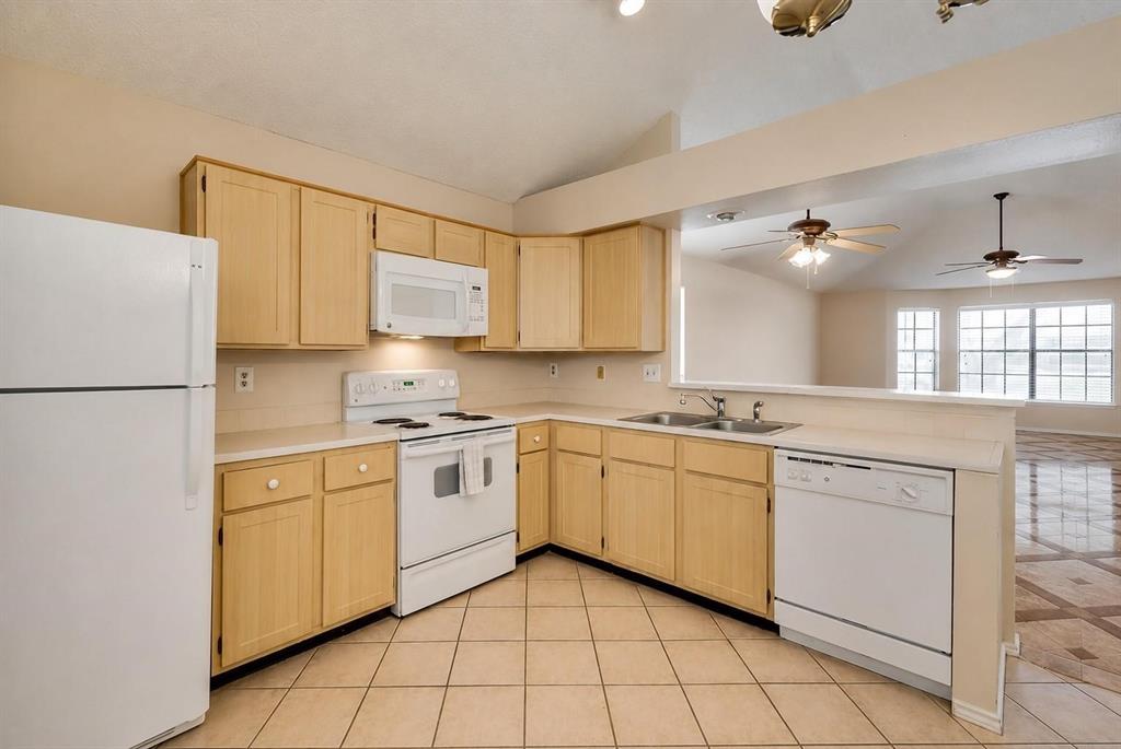 2332 Chestnut Way, Bedford, TX 76022 photo
