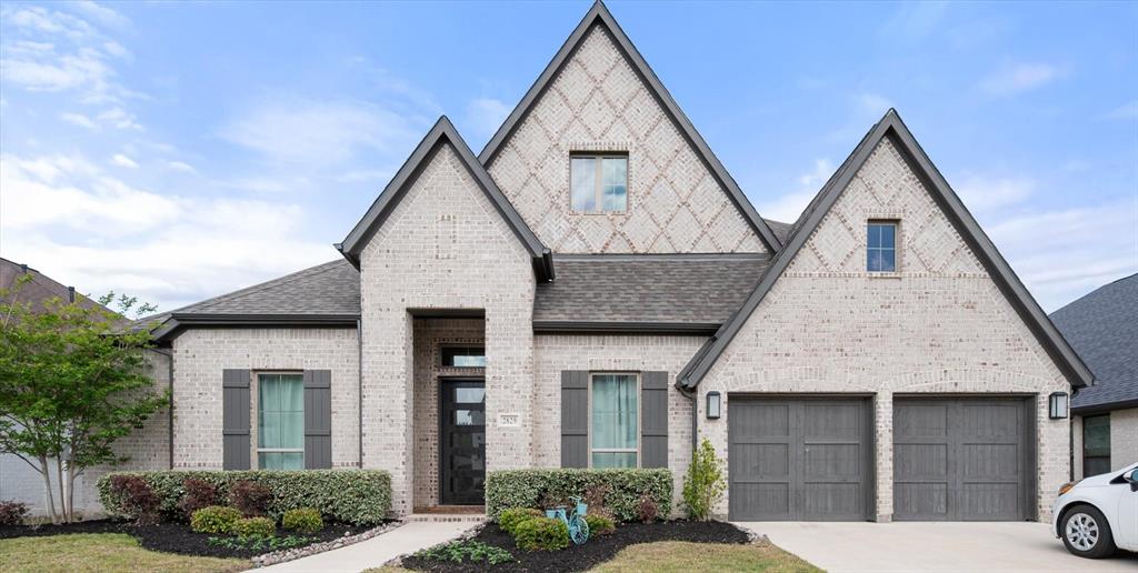 2829 Midlake Dr, Midlothian, TX 76065