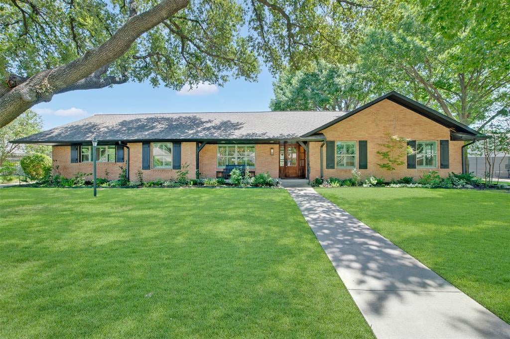 13834 Tanglewood Dr, Farmers Branch, TX 75234