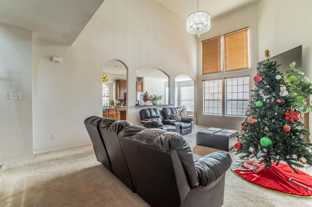 317 Crescent Creek Ln, Fort Worth, TX 76140 photo
