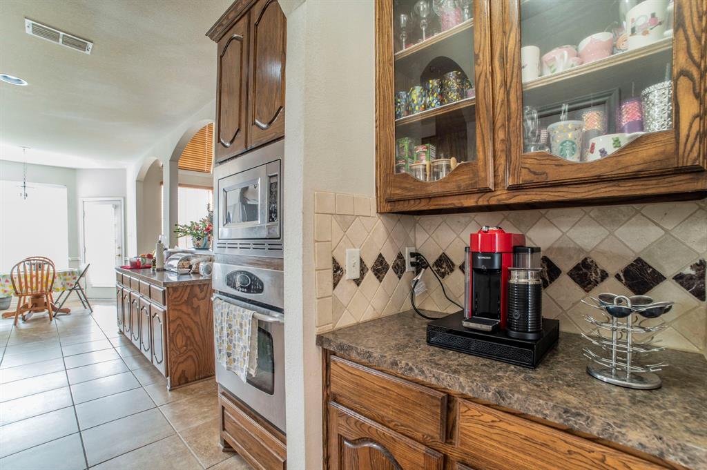 317 Crescent Creek Ln, Fort Worth, TX 76140 photo