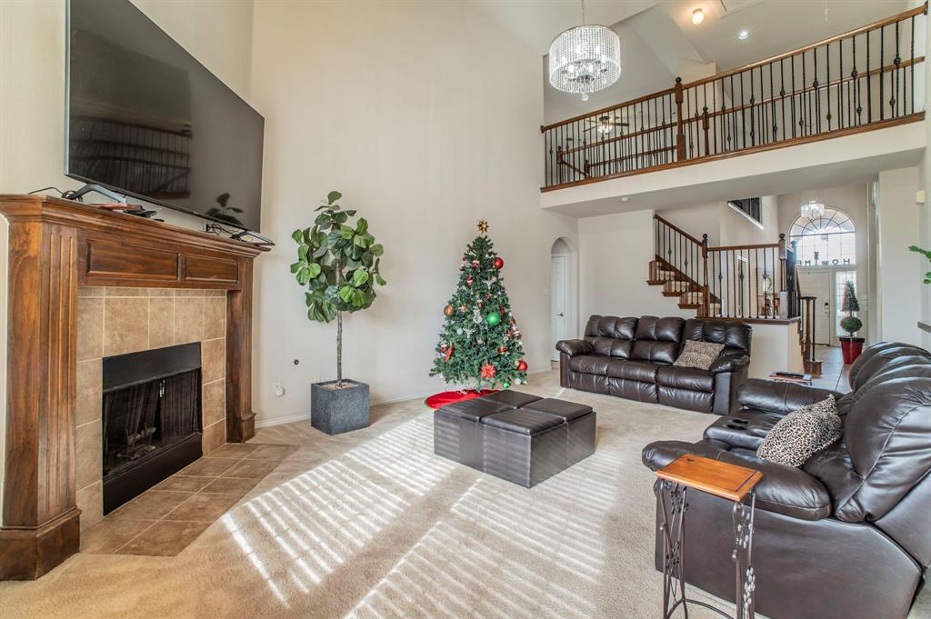 317 Crescent Creek Ln, Fort Worth, TX 76140 photo