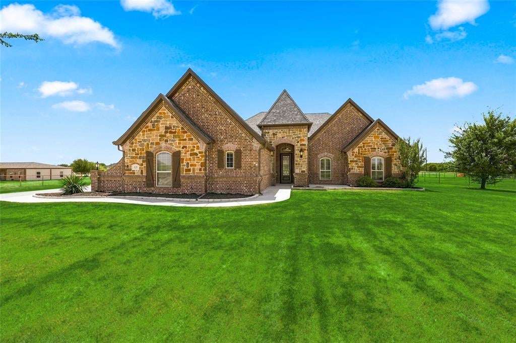 420 Hartley Way Rd, Azle, TX 76020