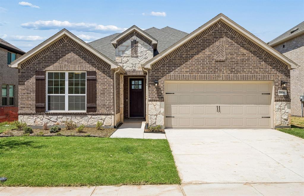 5936 Merian Dr, Pilot Point, TX 75009