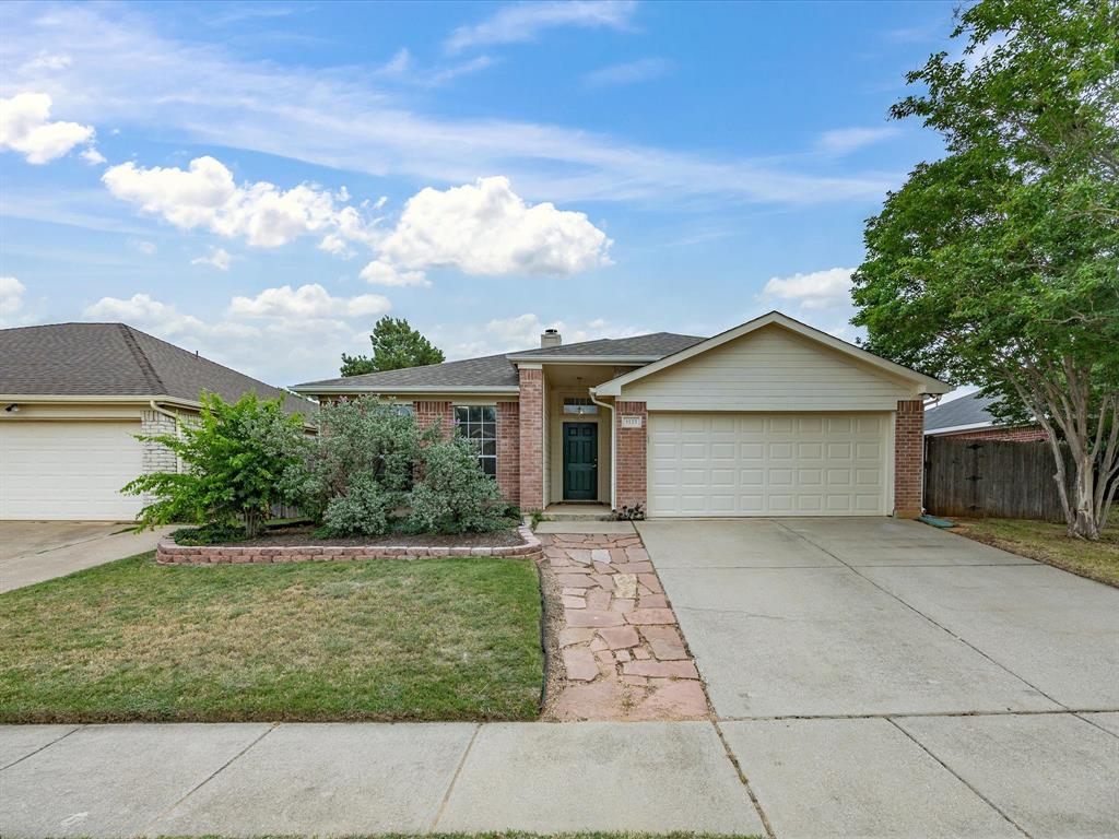 1123 Greenview Ln, Kennedale, TX 76060 photo