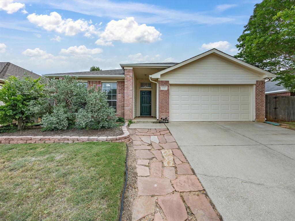 1123 Greenview Ln, Kennedale, TX 76060 photo