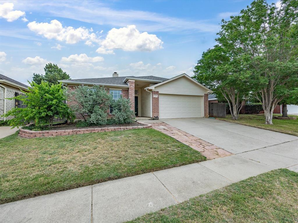 1123 Greenview Ln, Kennedale, TX 76060 photo