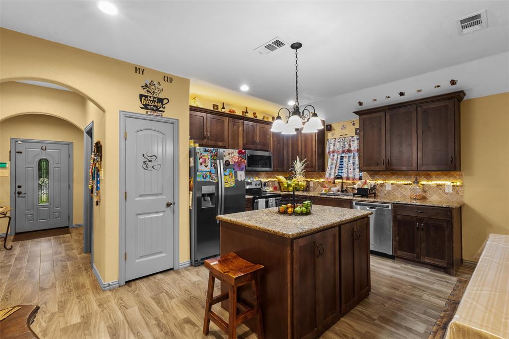 816 Elmo Dr, Seagoville, TX 75159 photo