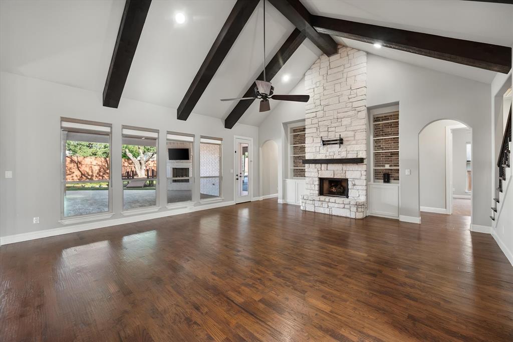 1050 Falcon Nest Dr, Kennedale, TX 76060 photo