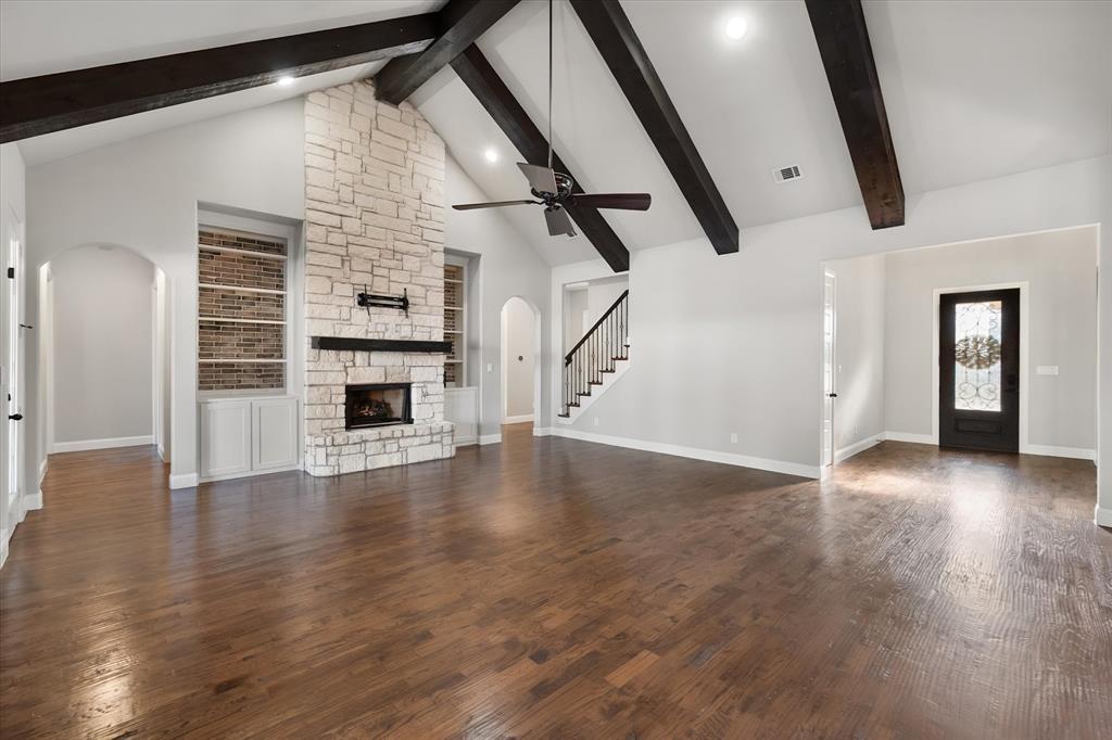 1050 Falcon Nest Dr, Kennedale, TX 76060 photo