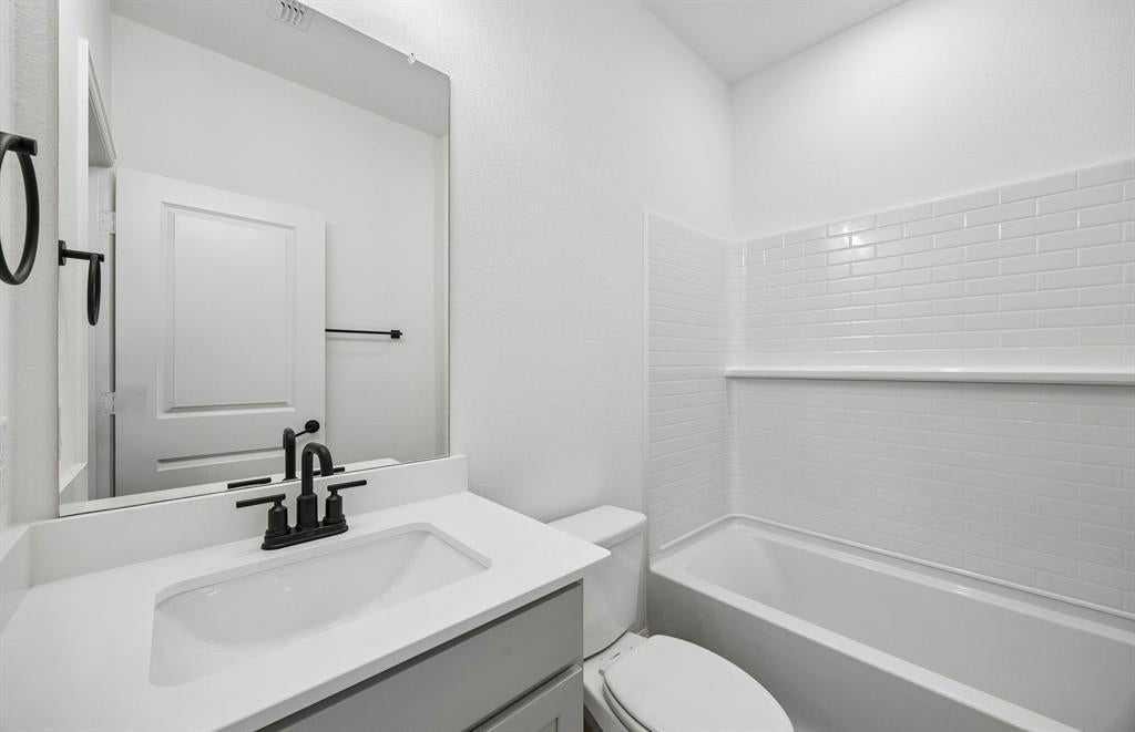 1800 Briarcrest Dr, Celina, TX 75009 photo