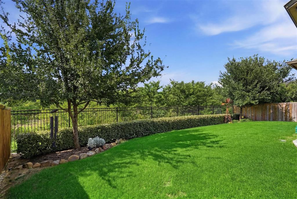 1109 Shire Dr, Aubrey, TX 76227