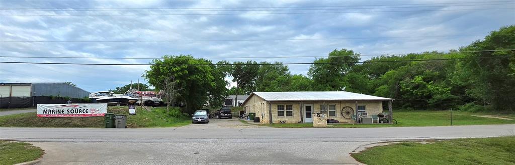 9365 Live Oak Ln, Fort Worth, TX 76179