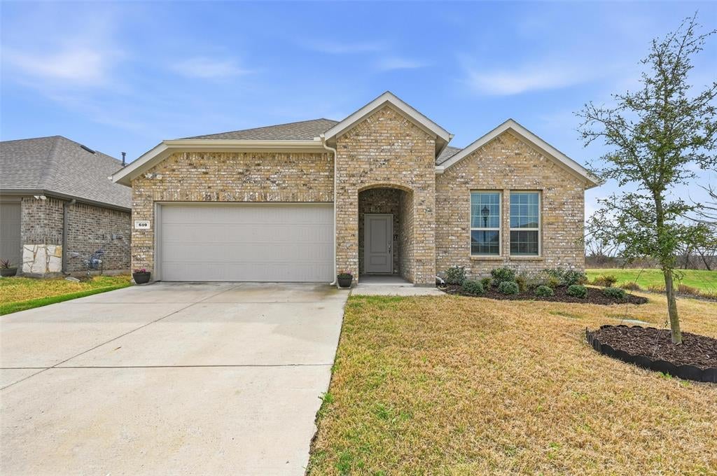 610 Jamestown Ln, Fate, TX 75189