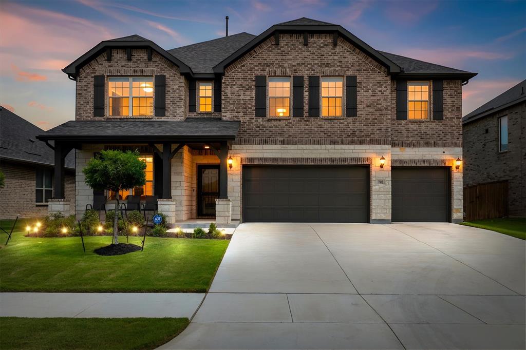 702 Matador Ln, Arlington, TX 76002