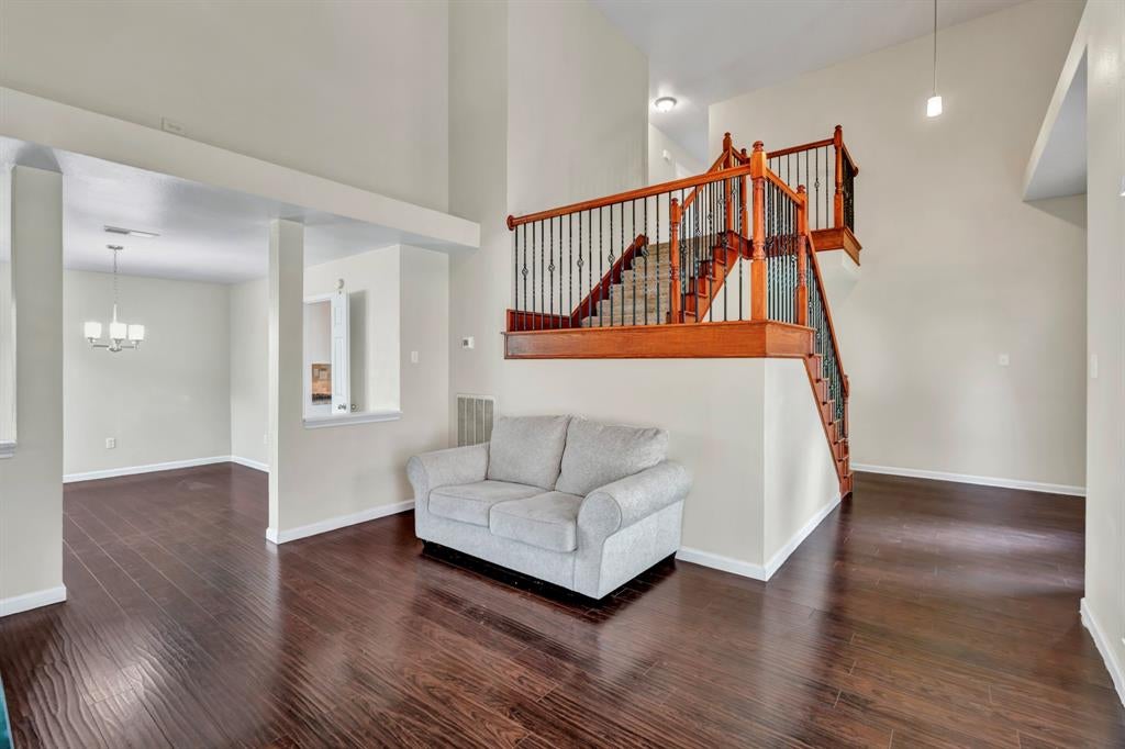 326 Baldwin St, Grand Prairie, TX 75052 photo